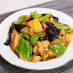 中国東北風 じゃがいも・ナス・ピーマンの炒め物/茄子の醤油炒め/魚香味 豚肉細切り炒め/