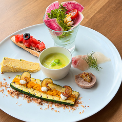 「新鮮な地元野菜」を中心とした旬の創作フレンチ