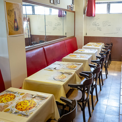 ソファー席のご用意もございますのでごゆっくりおくつろぎくださいませ