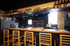 ライブ感があるカウンター席も