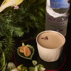 《ほうじ茶エスプレッソマティーニ》