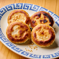 香ばし焼き餃子も人気◎
