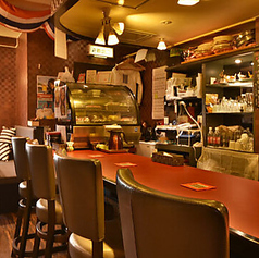 忘年会、歓迎会など、団体様でのご利用には店内の貸切が可能です。最大12名様までご利用いただけ、周りを気にせずプライベートな空間でパーティーをお楽しみいただけます。本格タイ料理と飲み放題付きのコースで、思い出に残る特別な宴会を演出いたします。まずはお気軽にご相談ください。