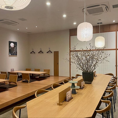 ご家族や大人数でもゆったりお食事ができます