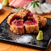 上質な黒豚を使用したしゃぶしゃぶは当店の看板メニュー。鹿児島県産の黒豚は、柔らかさ、香り、旨み、どれをとっても一級品です。口に入れた瞬間にとろける脂身は、ほのかに甘く上品な美味しさです。落ち着きある和空間でゆったりと上品な味わいをお楽しみください。