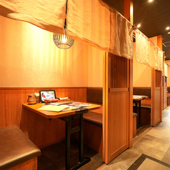 落ち着いた雰囲気の店内になっております。