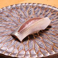 江戸の知恵が生み出す、鮮やかで深い味わいの江戸前鮨。