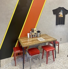 【4名テーブル席】テーブル席はそれぞれ結合可能です。