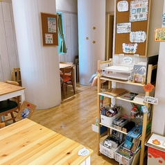 創作空間cafe アトリエ　あきば店の雰囲気1