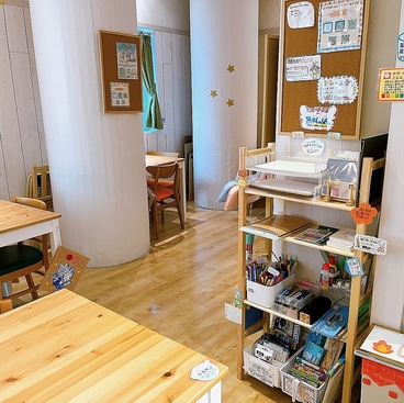 創作空間cafe アトリエ　あきば店の雰囲気1