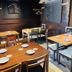 お仕事帰りのサク飲みも大歓迎です！お席は2名様からご利用いただけますので、ぜひお気軽にお立ち寄りください。