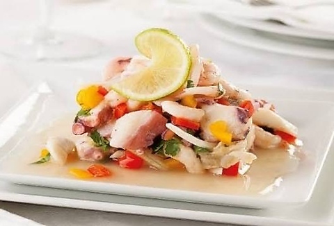 ペルー発祥の新鮮な魚介類を柑橘系の果汁でマリネした料理です☆