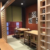 車いすでの入店やトイレ利用がスムーズに行える設計です。どなたでも安心して食事や宴会に参加できる、おもてなしの心を大切にしながら営業しています。