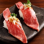 とろける肉寿司！牛タンの肉寿司は珍しいので是非ご賞味ください！