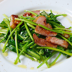 イベリコベーコンとホウレン草のソテー