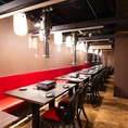 ご人数に合わせて快適なお席へご案内致します。少人数様から団体様までご対応可能な幅広い席を完備しております！