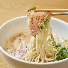 鳥刺し屋の鶏そば＋鶏ユッケセット