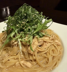 蒸し鶏と大葉の胡麻だれパスタ