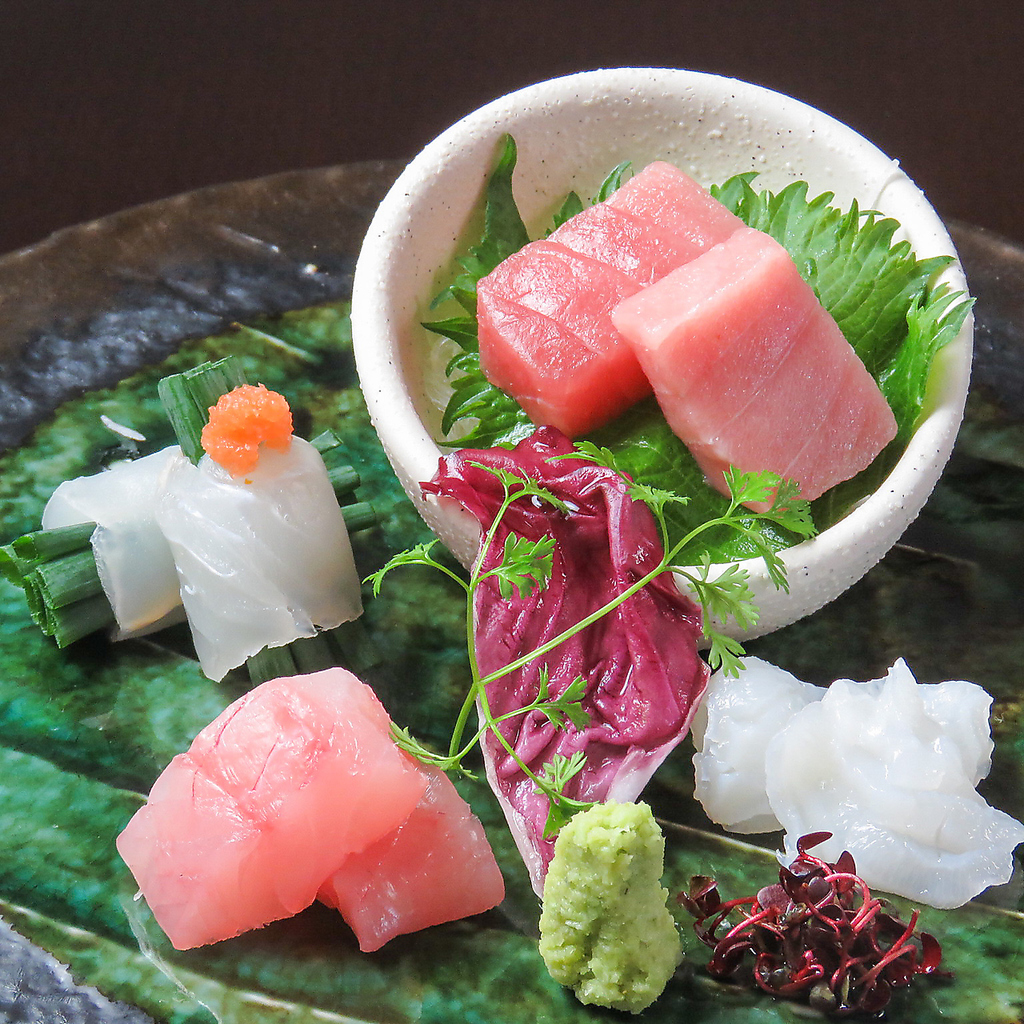 季節の食材を取り入れた店長オリジナルの創作料理は必食です！