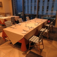 ～テーブル席～テーブル席は連結して大人数でのお食事にもご対応可能でございます。