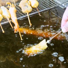 大阪の老舗串かつ屋で修行◆選りすぐりの厳選食材に舌鼓