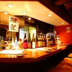 落ち着いて飲めるカウンター席をご用意！