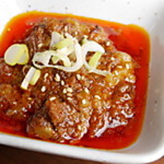 まめ牛人気の逸品料理★オススメ！！牛すじ煮込みの写真