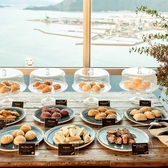 公共の有料駐車場をご用意しております。遠方からお越しの方や、ご家族でのお出かけ、お車でのデートの際にも大変便利です。駅からのアクセスはもちろん、お車でも安心してお越しいただけます。