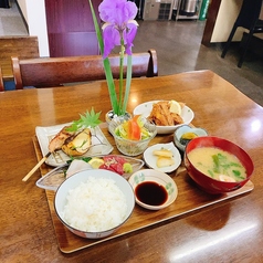 季節の板さんおまかせ定食