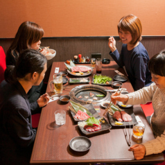 【半個室のテーブル席】