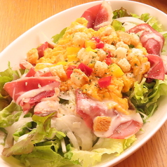 たまごとベーコンのシーザーサラダ