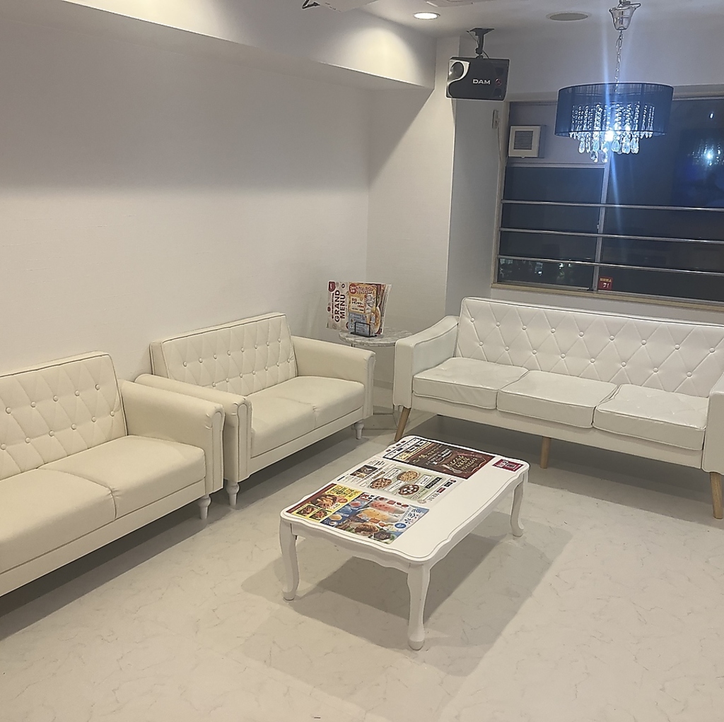 キレイで清潔感のある店内も人気のひとつ！お子様連れにも人気♪予約をおススメします！！