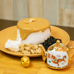 ピーナッツかき氷(タピオカ&茹でピーナッツ&生クリーム添え)