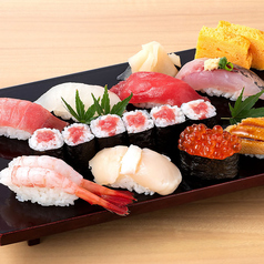 満足度高し 上寿司(握り八貫・巻き寿司・つまみ玉子)