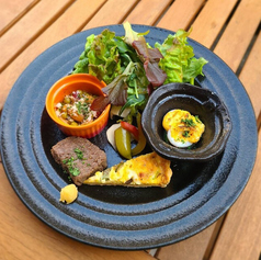 全てのランチセットに前菜が付きます