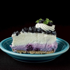 たっぷりブルーベリーのレアチーズケーキ