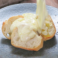 料理メニュー写真 フランス産ラクレットチーズ（バケットのみ）
