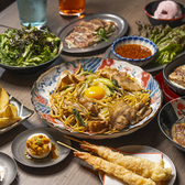 各種ご宴会におすすめの2時間飲み放題付きコースは4,500円からご用意しております。生ビールも楽しめる充実の飲み放題に加え、料理もしっかり満足いただける内容で、歓送迎会や飲み会など幅広いシーンに対応可能。貸切でのご利用も承っておりますので、大人数でのご宴会も安心してお任せください。