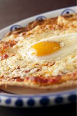 卵とろ～りカルボナーラ風ピザ
