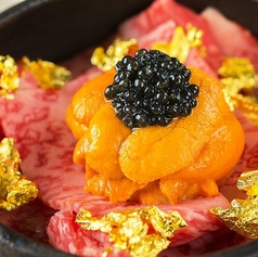 絶品!王の牛刺し丼