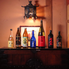 日本各地から取り寄せた日本酒や焼酎をご堪能ください。