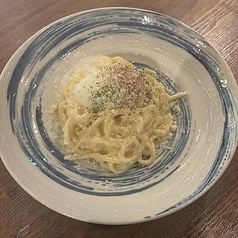 濃厚チーズクリームのカルボナーラ