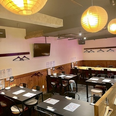 当店のテーブルは連結可能なので移動が自由にできます。8名様テーブルや10名様テーブルなど♪