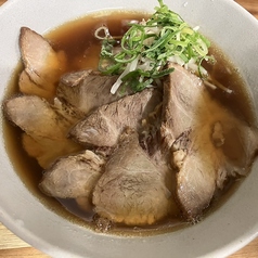 旨味がぎゅっと!毎朝仕込む自家製鶏ガラスープ