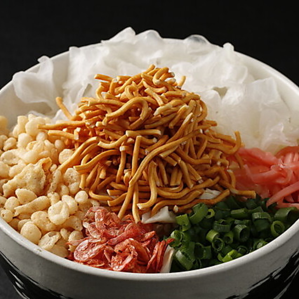 スタッフが丁寧に焼き上げる自慢のもんじゃ焼きをご提供。贅沢な食材と熟成出汁の旨味をご堪能あれ♪