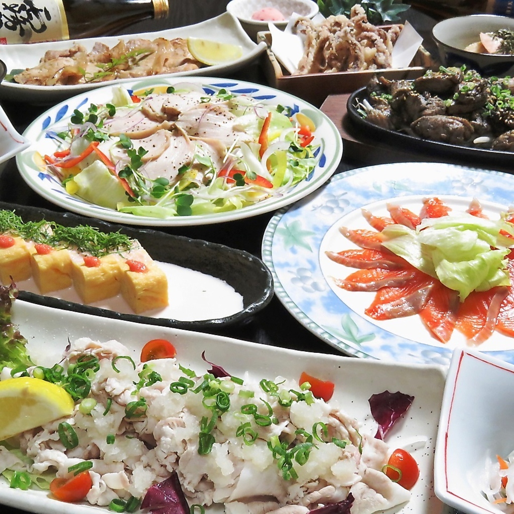 彩り豊かなお料理の数々は女子会にもおすすめ。女子会コースもございます。