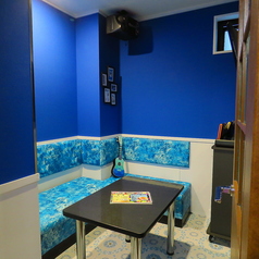 【ギリシャルーム】　ギリシャをイメージしたお部屋。ブルーを基調としたオシャレな空間をお楽しみ下さい！