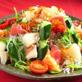 ご家族での特別なお食事にもぜひご利用ください!小さなお子様と一緒でも気兼ねなく過ごせる、アットホームでレトロな雰囲気が自慢です。お誕生日などのサプライズ対応も可能なので、ご家族でのお祝い事にも最適◎親子で笑顔あふれる楽しい時間をお過ごしいただけます。