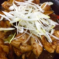 料理メニュー写真 四川風鶏肉の鉄板焼き