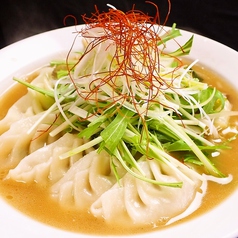 たまり家特製ラーメンスープの煮込み餃子　醤油味